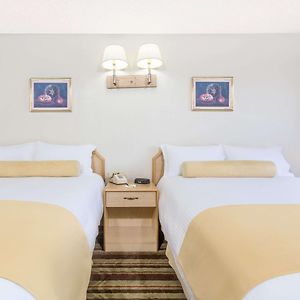 Double Room Two Double Beds Non-Smoking